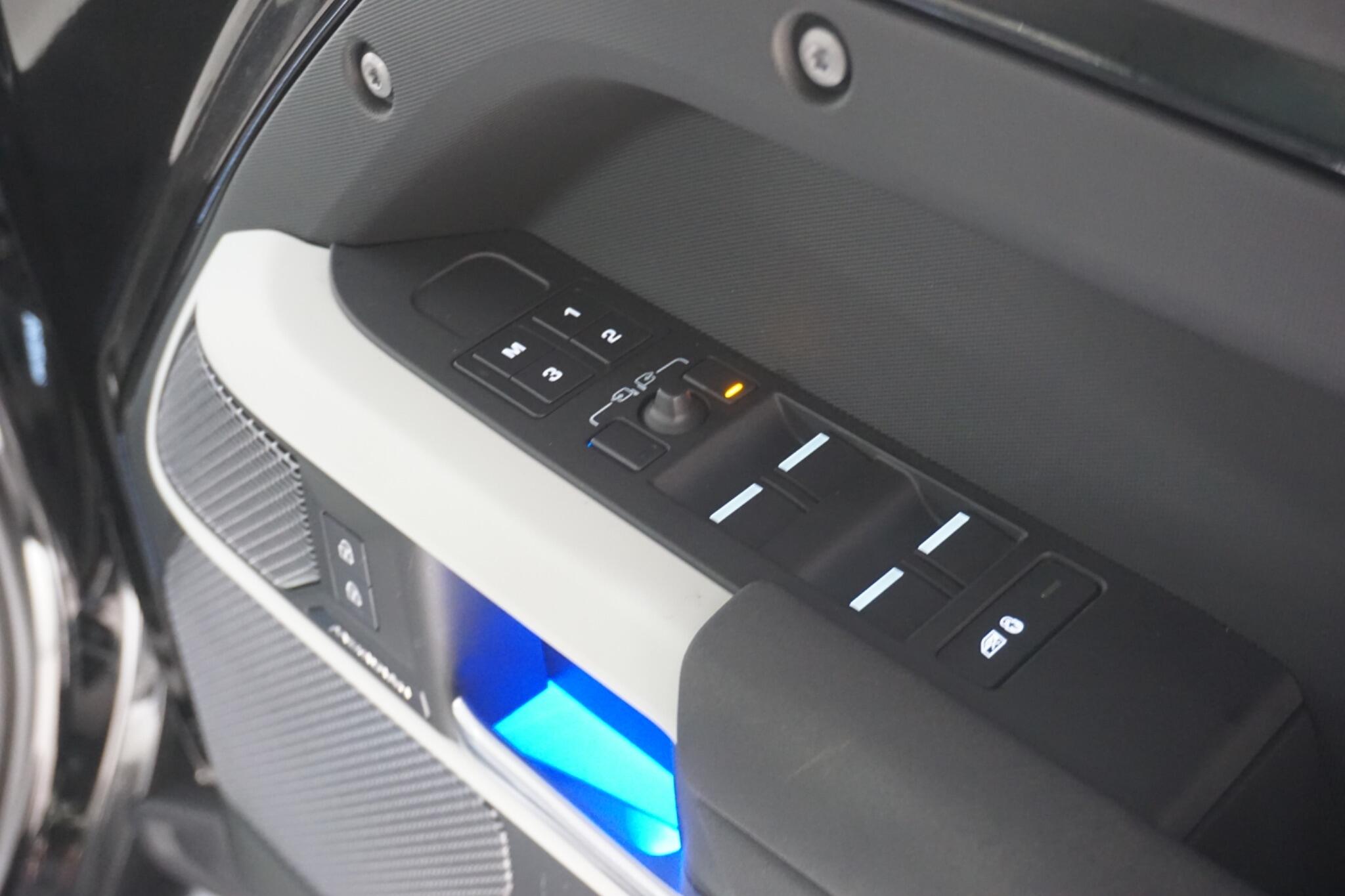 Land Rover Defender 110 2.0 P400e 15.4kWh XS Edition SUV 5dr Petrol Plug-in Hybrid Auto 4WD Euro 6 (s/s) (404 ps)